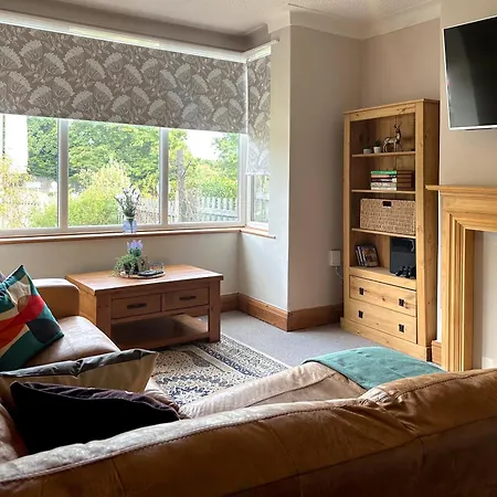Holiday home 3 Bedroom 4 Bed Townhouse - Free Parking - Get In Touch For Personalised Quotes